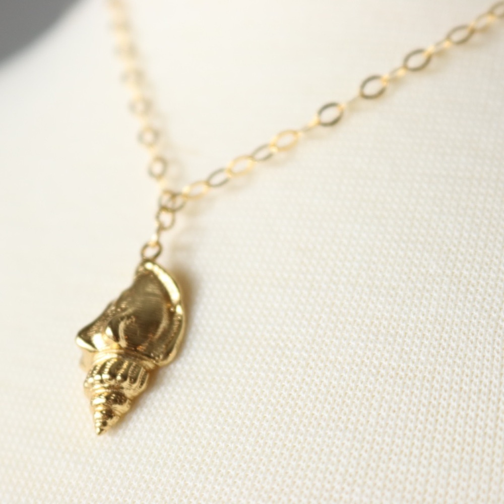 SEA SHELL NECKLACE